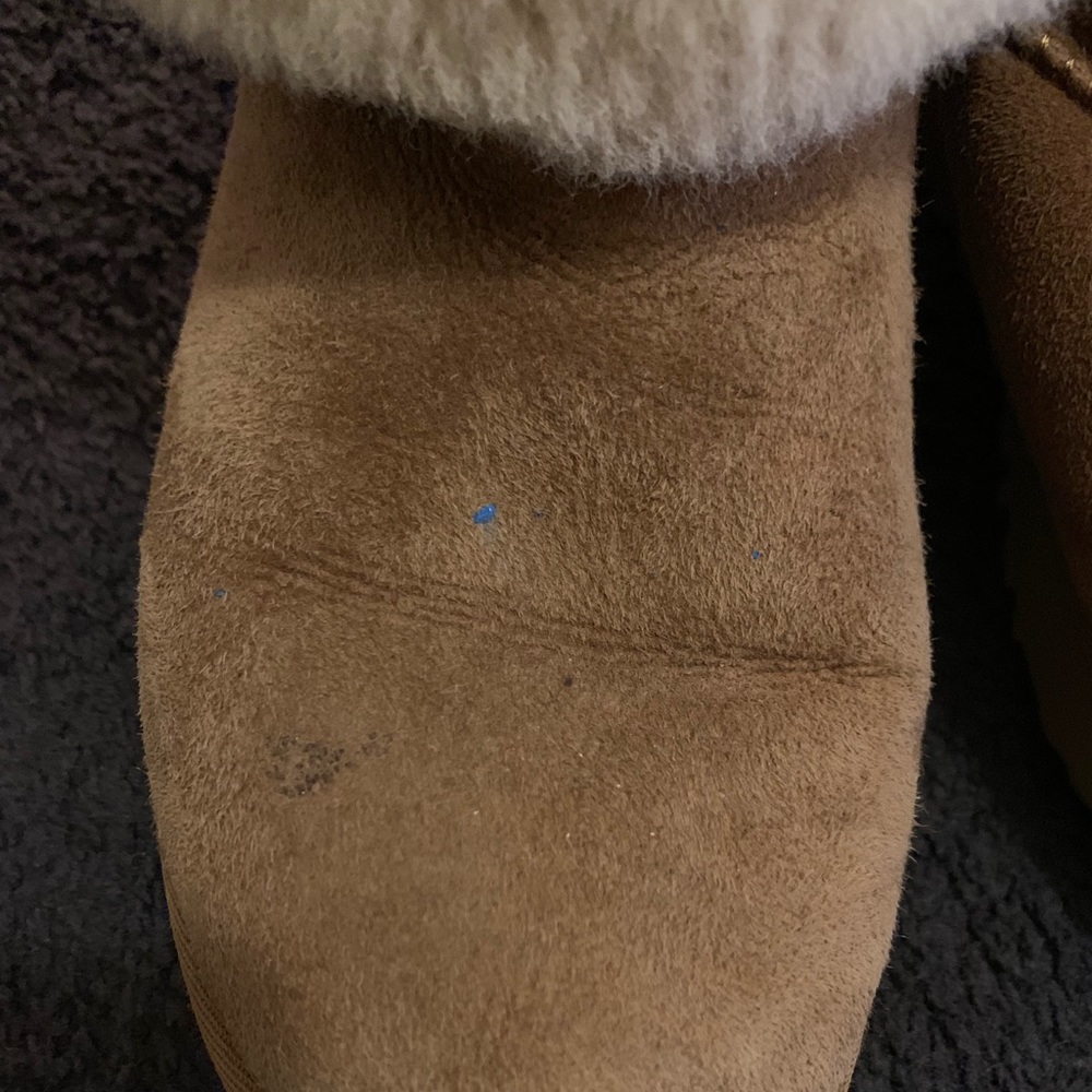 Ugg’s - Picture 3 of 4
